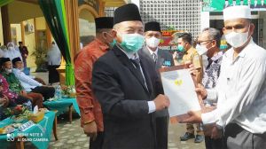 Bupati Serahkan Sertifikat Wakaf di HAB Kemenag ke 76