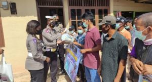 Gencarkan Vaksinasi, Kasat Lantas Polres Muarojambi Langsung 'Door to Door'