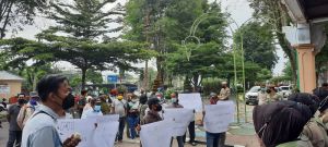 Diduga Serobot Lahan Warga, PUPR Kota Jambi Didemo