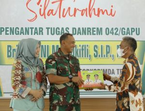 Kunjungan Pamit Danrem 042/Gapu Brigjen Zulkifli di Tebo