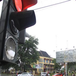 Traffic Light Seing Error, Pengendara Trobos Jalan