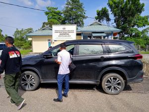 Kendaraan Pegawai Dipecahkan Kacanya Oleh Orang Tidak Dikenal di Perkantoran Bupati Sarolangun