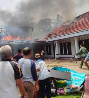 Satu Rumah di Sarolangun Kembang Terbakar 