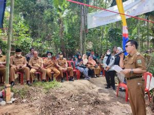 Wako Ahmadi Letakkan Batu Pertama Pembangunan TPS 3R Desa Koto Tengah