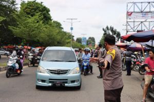 Kapolres Bungo Urai Kemacetan Secara Langsung, Ini Tanggapan Warga