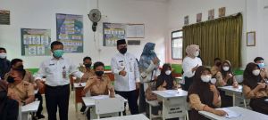 Siswa SMP di Kota Jambi Ikut Ujian, Maulana Harap Lulus 100 Persen