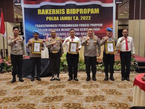 Polres Muaro Jambi Terima Penghargaan Sebagai Polres Terbaik Penanganan Perkara KEPP