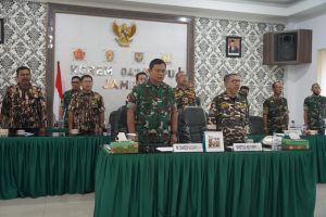Danrem 042/Gapu Ikuti Komsos bersama KBT Tingkat Pusat Secara Vicon