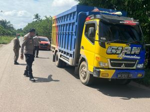 Polsek Marosebo Gelar Operasi Yustisi di Depan Kantor Desa Bakung