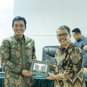 Fadhil Jalin Kerja Sama dengan Rektor UNAND