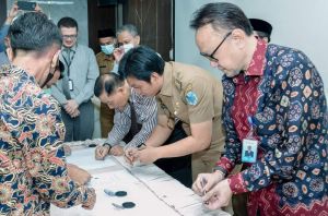Bupati Batanghari Teken Akad Kresit Sindikasi Pinjaman Daerah
