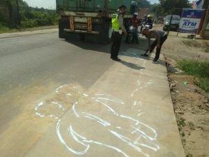 Pasutri Tewas Terlindas Truk di Jalan Jambi-Talangduku, Sopir Larikan Diri