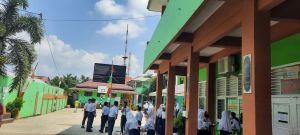 Hanya Setengah Lulusan SD Masuk Sekolah Negeri 
