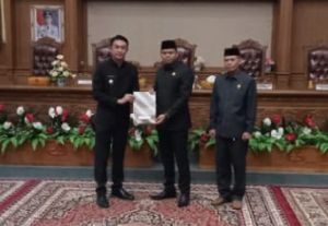 Ketua DPRD Muarojambi Pimpin Paripurna Penyampaian KUPA dan PPAS Tahun 2022