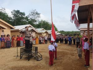 SAD Kibarkan Bendera Merah Putih, Kapolres Merangin jadi Inspektur Upacara 