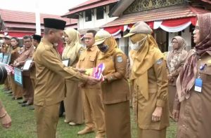 Percepatan Perburuan Stunting, Bupati Merangin Serahkan 15 Sepeda Motor Dinas