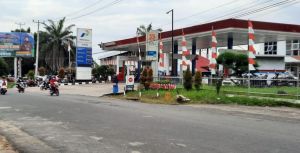Jelang Pengumuman Kenaikan BBM, SPBU Dalam Kota Jambi Diserbu Warga