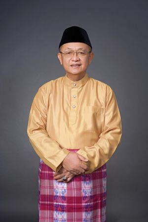  Sejumlah Tokoh Jambi Hadiri Peringatan Haul 2 Tahun Wafatnya Kedua Orang Tua Cek Endra