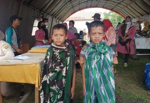 Orang Tua di Lokasi TMMD 115 Kodim Jambi Bahagia Anaknya Bisa Ikut Khitanan Gratis 