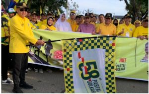 Jalan Sehat Golkar Jambi Berlangsung Meriah, Ada 16 Ribu Masyarakat Padati Jalan Ahmad Yani