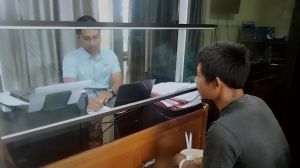 Polisi Tangkap Ayah yang Cabuli Anak Tirinya di Kebun Karet