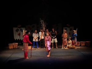 Pergelaran Teater Tonggak 'Lesung Luci' Menjadi Penutup Temu Teater Jambi 2022