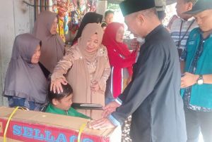 Bupati Merangin Salurkan Bantuan Tongkat dan Kursi Roda