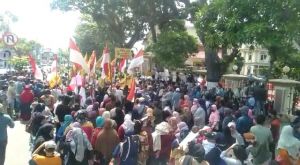 Dua Petani di Laporkan PT EWF, SPI Jambi Aksi Solidaritas di Depan Polda