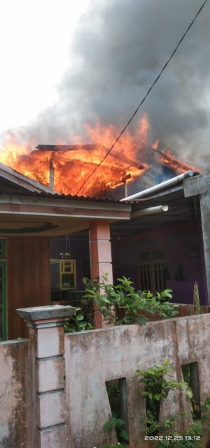 Kebakaran di Perumahan BTN Permata Hijau 1 Kuala Tungkal 