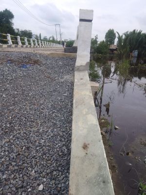 Warga Kecewa dengan Hasil Pekerjaan Proyek Jembatan Rp6,8 Miliar 