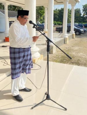 Peringati HUT Jambi ke 66, Waka I DPRD Muarojambi Bacakan Pleno 