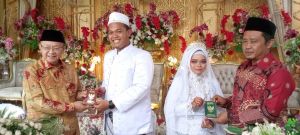 Jadi Saksi Pernikahan di Mandiangin Timur, Kehadiran Cek Endra Bagaikan Pengobat Rindu