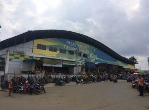 Pedagang Keluhkan Tidak ada Akses Air Bersih, Fasha Langsung Perintahkan Kadis Perindag Untuk Inspek