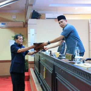 DPRD Sungai Penuh Gelar Rapat Paripurna Pandangan Umum Fraksi terhadap 2 Ranperda Inisiatif Dewan