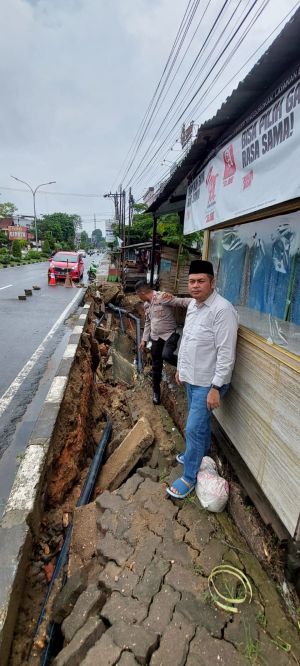 Hujan Deras, Jalan Slamet Riyadi Longsor, Kemas Faried: Minggu Depan Langsung Diperbaiki