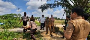 Dipagar Kayu, Dewan Bongkar Palang Pintu ke Arah Intake Aurduri