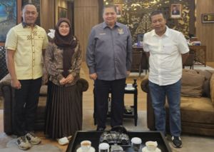 Romi Hariyanto dan Saniatul Lativa Temui Ketum Golkar Airlangga Hartarto