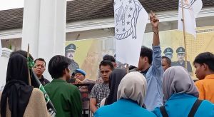 Dugaan Dana BOK Disunat, HMI Demo Kejari Tebo