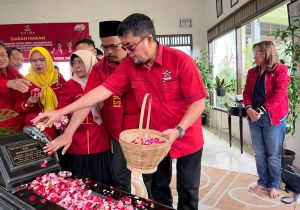 Mengenang Jasa Pendiri SOKSI, Ivan Wirata Ziarah ke Makam Prof Suhardiman