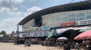 Puluhan PKL Talang Banjar Mulai Tempati Lapak Resmi