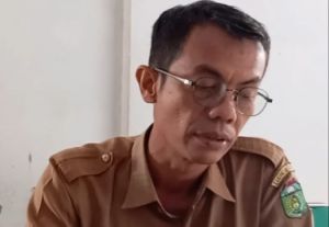 MoU dengan Kemenag, Dukcapil Tebo Serahkan Dokumen Kependudukan Kepada 33 Pasang Pengantin Baru