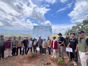 Peduli Lingkungan, Bupati Monadi Taman Pohon Bersama dan Kukuhkan For Pulih