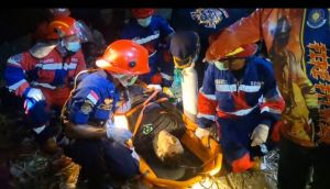 Jatuh dari Tebing Curam Setinggi 6 Meter, Warga Jelutung Ditemukan Pingsan
