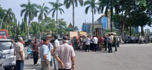 Ratusan Sopir Material Demo di Tugu Keris, Protes Pembatasan Solar Subsidi