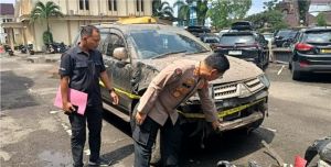 Diduga Dipengaruhi Narkoba, Pajero Sport Tabrak Pagar Mapolda Jambi