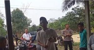 Blokade Jalan Warga Semambu Dibuka, Tuntut Eks Karyawan PT TAL Dipekerjakan Kembali