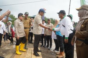 Wamentan Sudaryono Tinjau Program Cetak Sawah Rakyat di Batang Hari