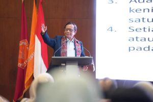 Mahfud MD Kupas Relasi Politik dan Hukum Pasca-Reformasi 1998 dalam Orasi Ilmiah Di Jambi