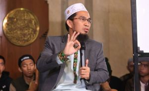 Dunia Hanya Setetes Nikmat, Ustaz Adi Hidayat Ajak Umat Tak Terlena oleh Kenikmatan Dunia