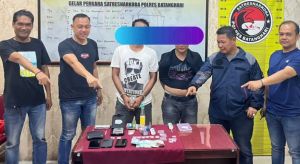 Satresnarkoba Polres Batang Hari Tangkap Dua Pria, Sejumlah Paket Sabu Disita dari Rumah Warga